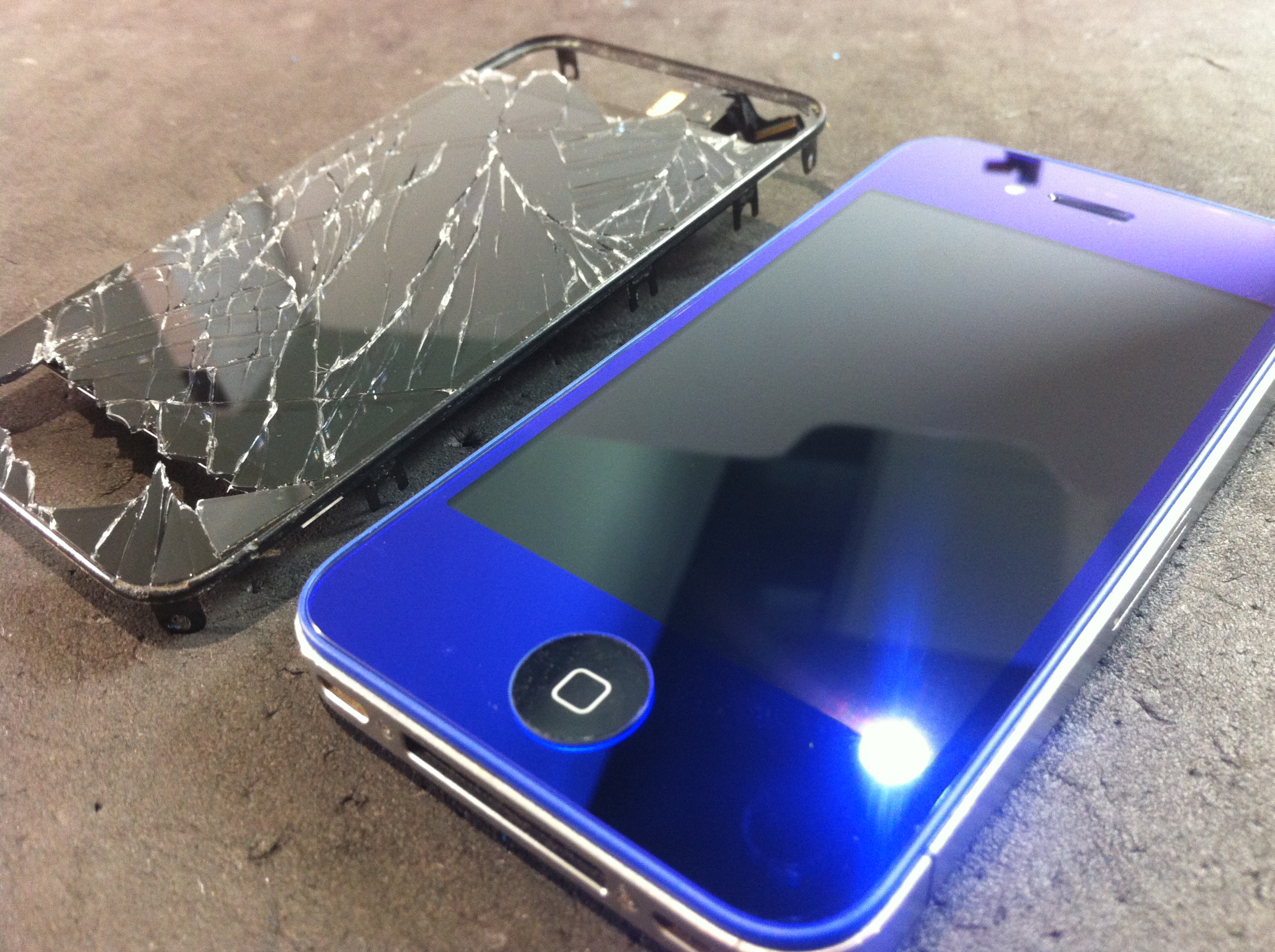 iPhone4/4Sガラス割れカスタム修理ハーフミラーブルー
